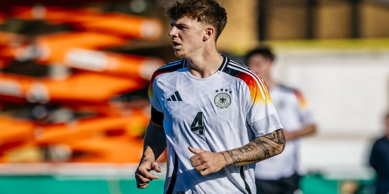 Cầu thủ Finn Jeltsch đã nhiều tiến bộ trong thành tích ở tuyển Stuttgart Cầu thủ Finn Jeltsch đã nhiều tiến bộ trong thành tích ở tuyển Stuttgart